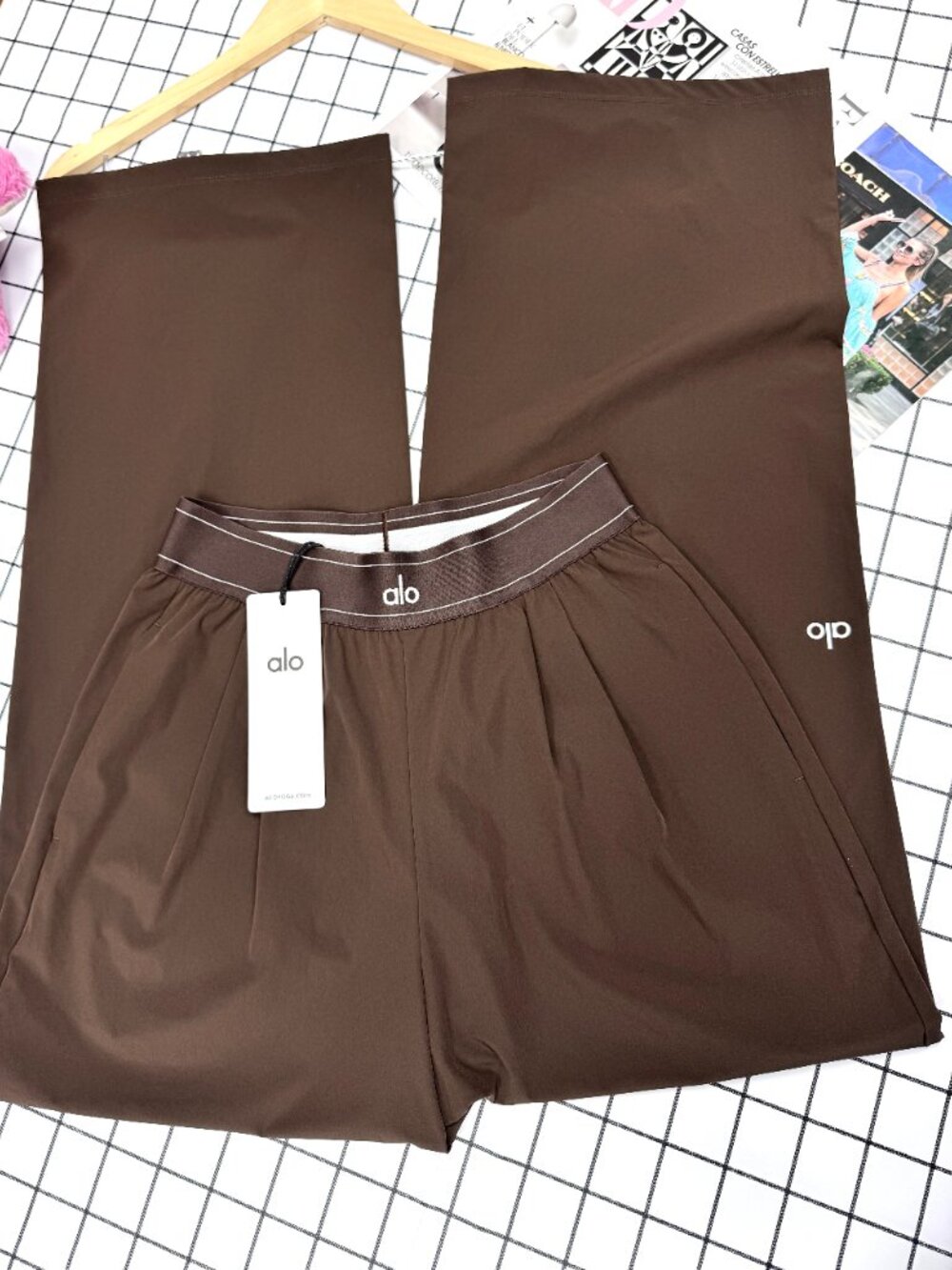 😉ALO Yoga Women's Straight Leg Pants (Regular XS) 😄 Espresso/Coffee Brown - Picture 3 of 7